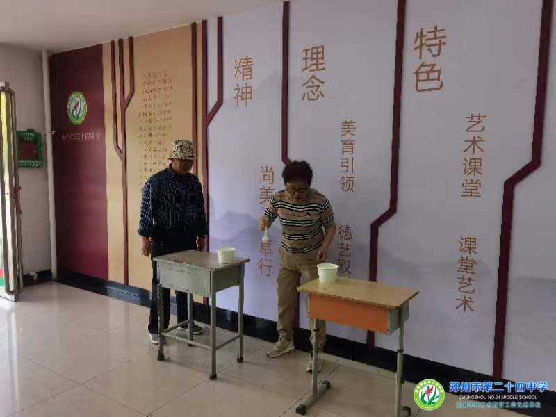 乒乓球夹得又快又稳